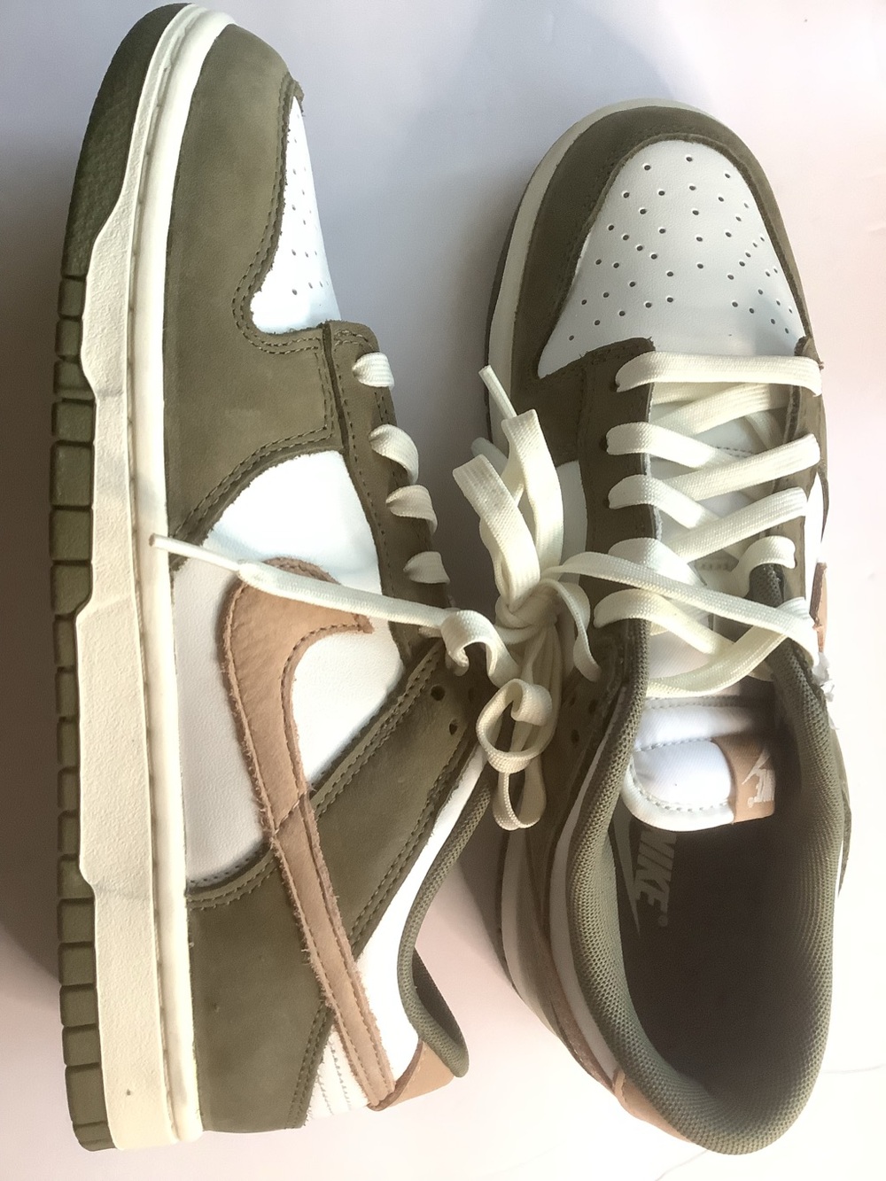 Nike dunk premium Low-Top Sneakers in Olive Green & White FQ8250 Sz 8.5 men’s